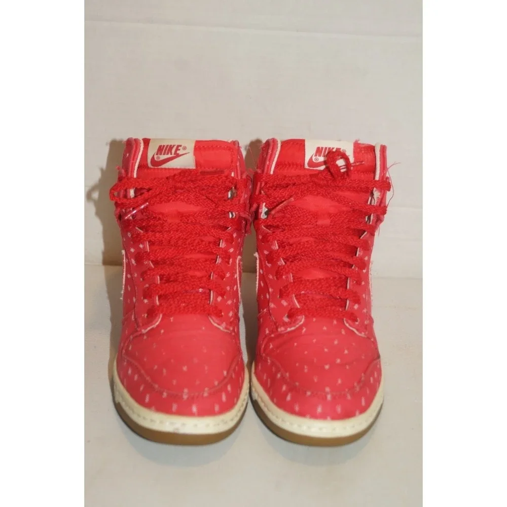 Nike Dunk Sky Hi Women's Size 8.5 Hidden Wedge Heel Shoes Red 543258-600